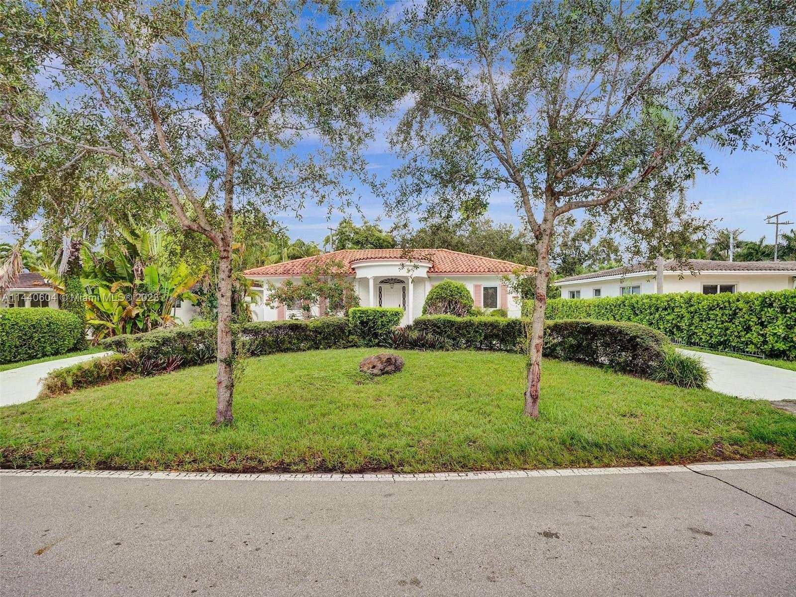 Photo of 4806 University Dr in Coral Gables, FL