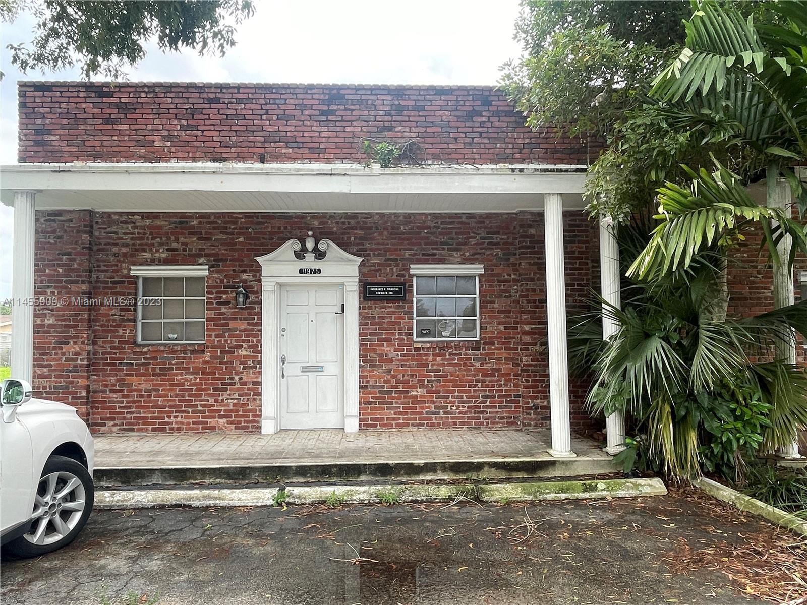 Photo of 11975 W Dixie Hwy in Miami, FL