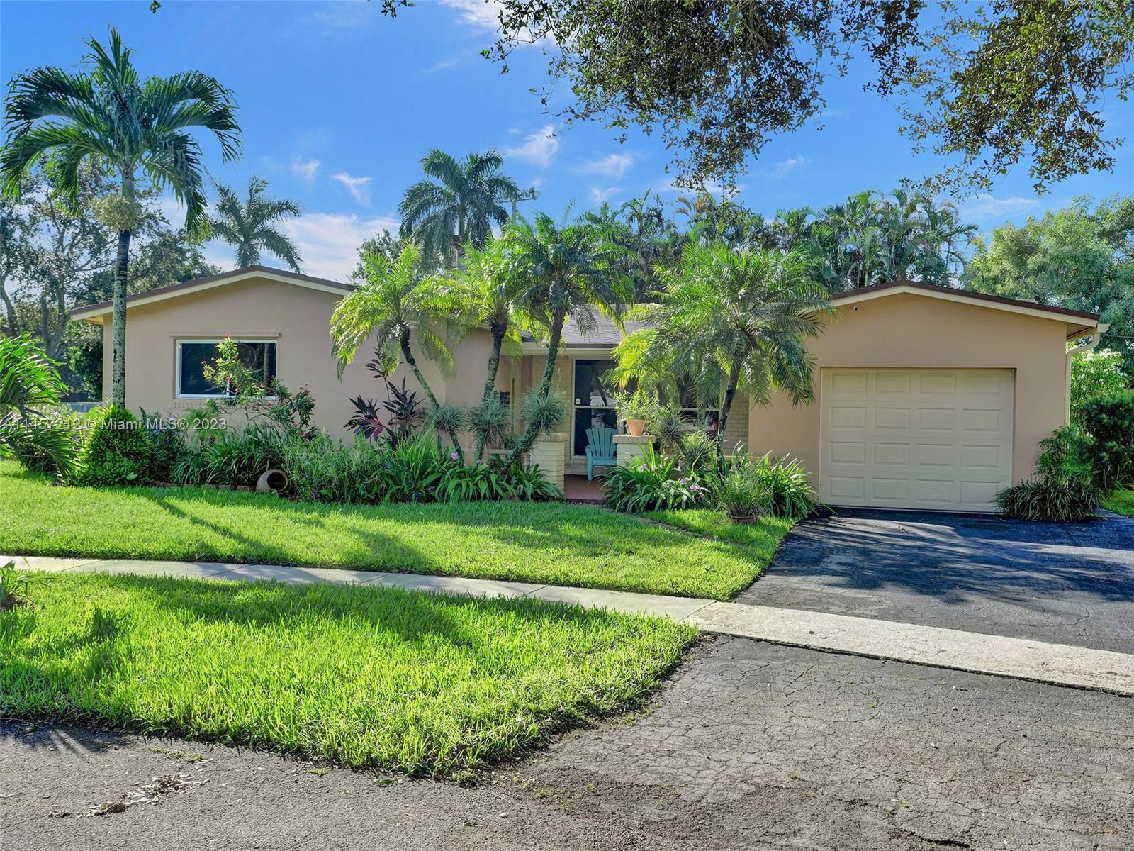 Photo of 8948 SW 53rd St in Cooper City, FL
