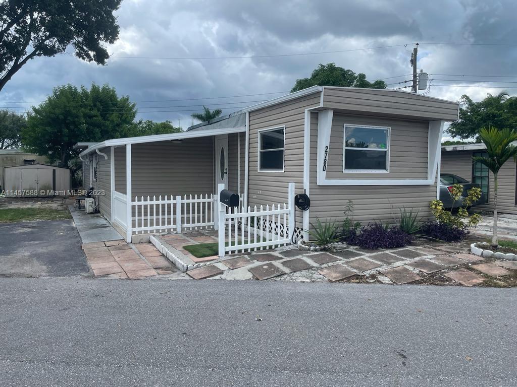 Photo of 2780 NW 29th Ct in Oakland Park, FL