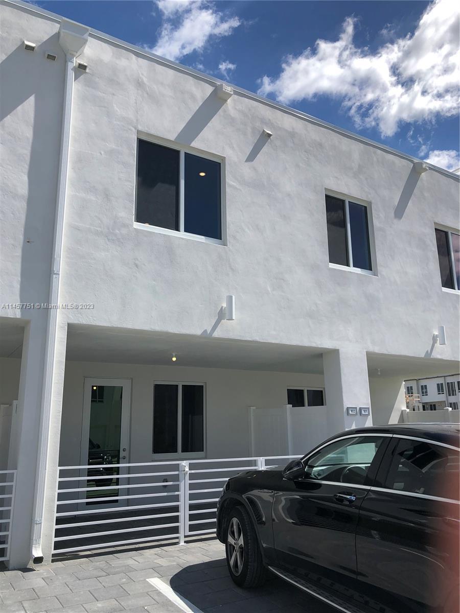 Photo of 10290 NW 64th Ter #102 in Doral, FL