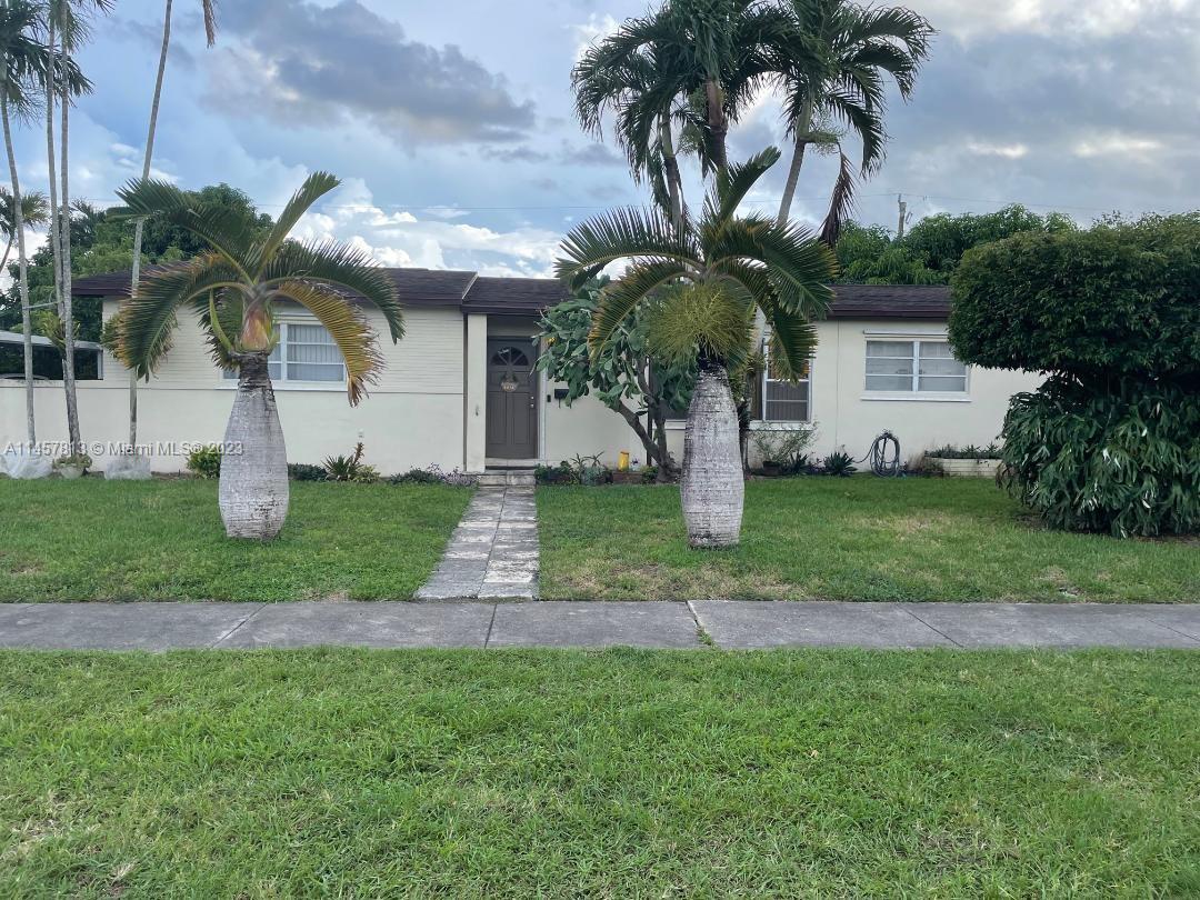 Photo of 854 W 70th Pl in Hialeah, FL