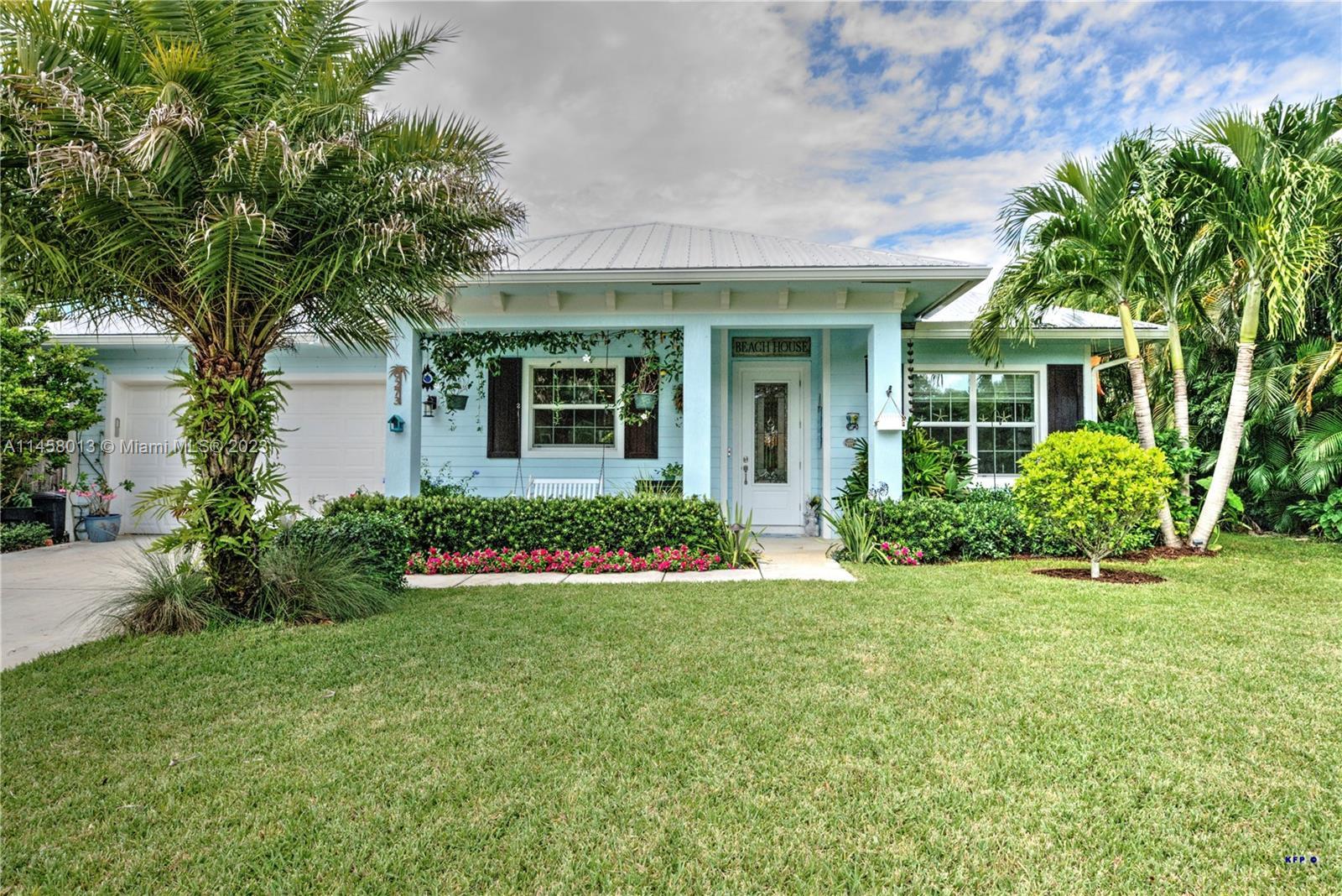 Photo of 9273 SE Saturn St in Hobe Sound, FL
