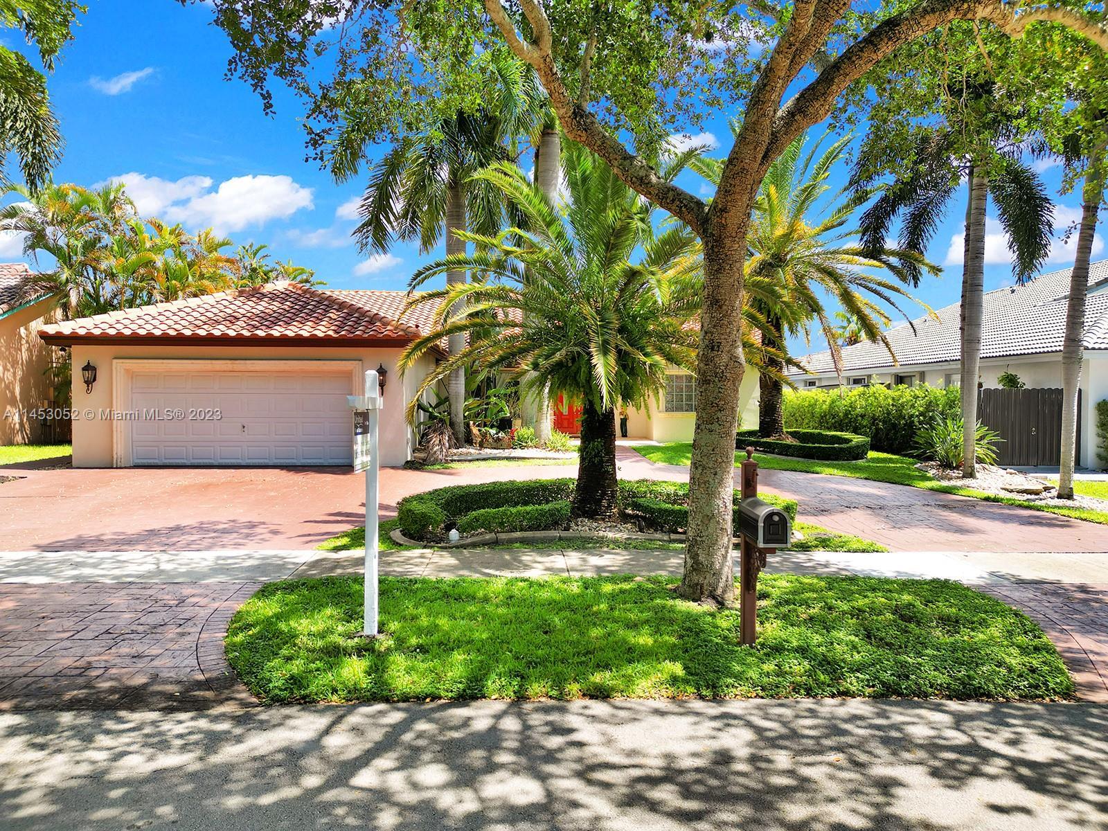 Photo of 14639 Glencairn Rd in Miami Lakes, FL