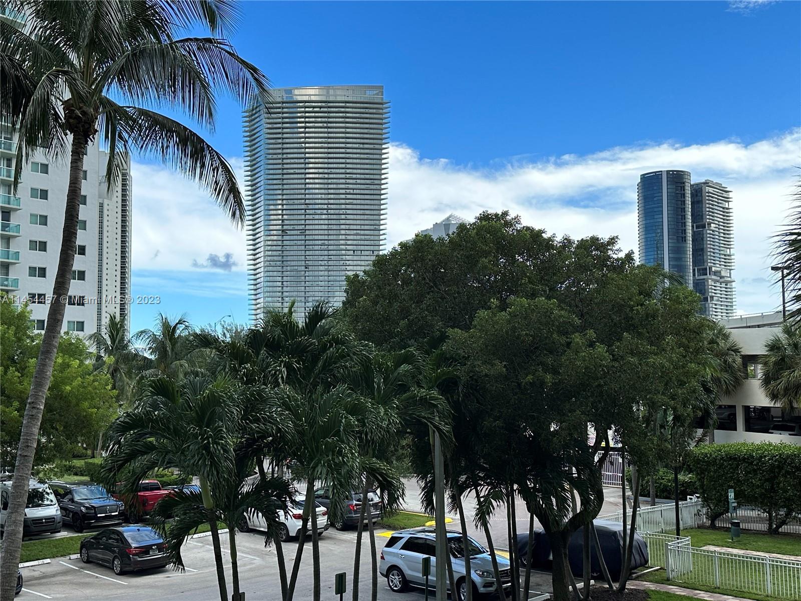 Huge 1-bedroom at a fantastic price! Located in the Oceanview complex in Sunny Isles Beach at the br