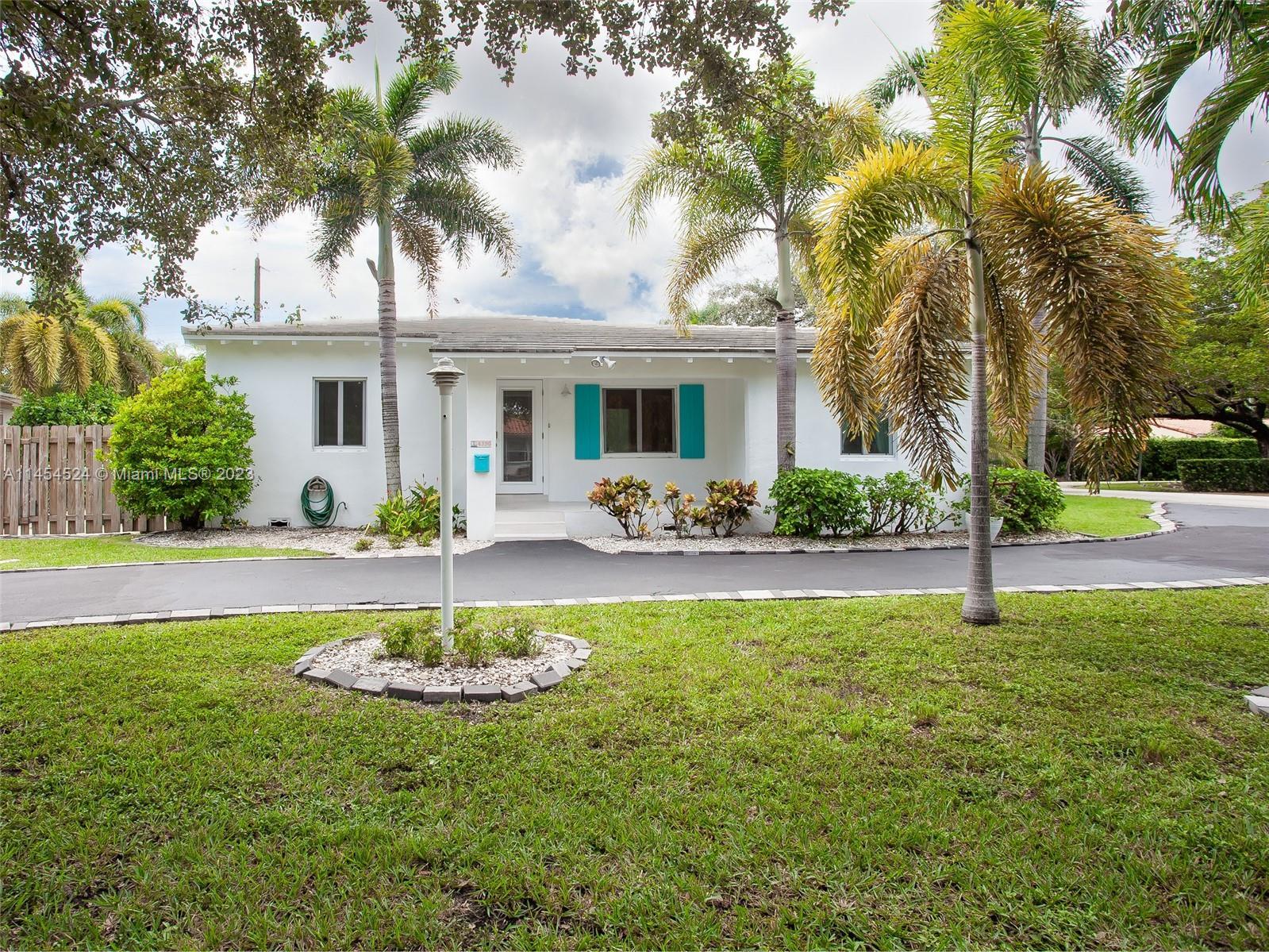 Photo of 4390 SW 15th St in Miami, FL