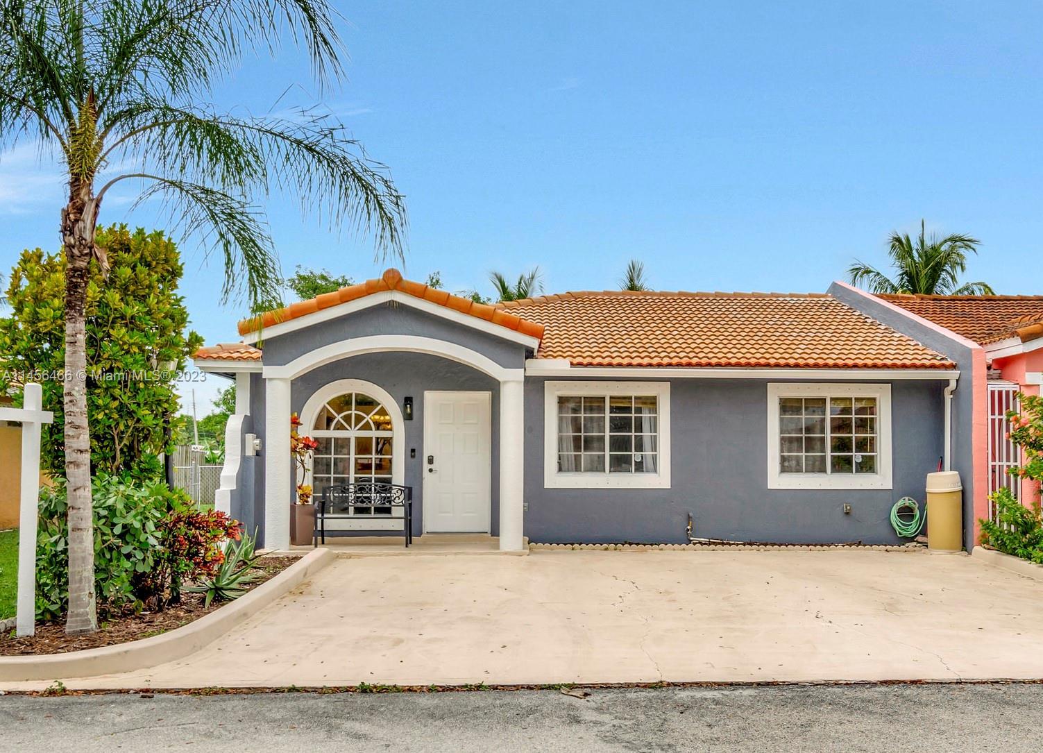 Photo of 17520 NW 76th Ct in Hialeah, FL