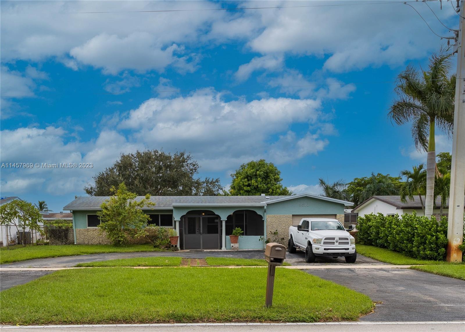 Photo of 9510 Johnson St in Pembroke Pines, FL