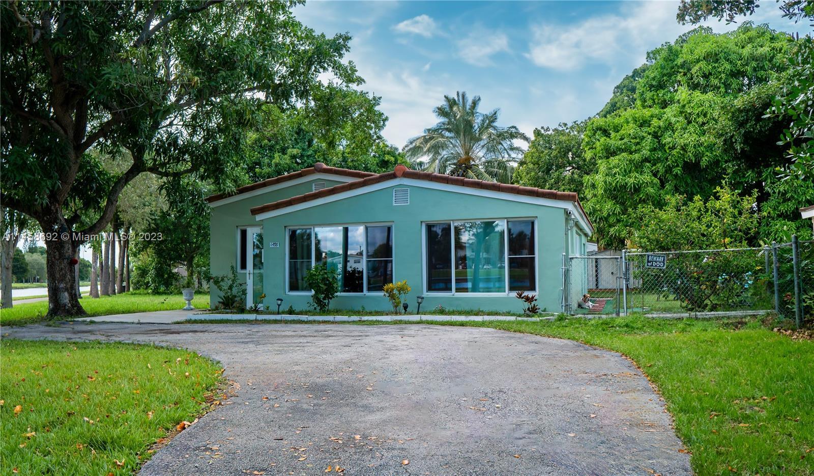 Photo of 1435 NE 172nd St in North Miami Beach, FL
