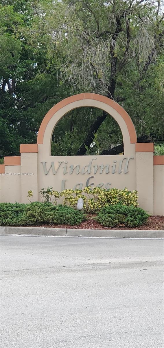 Photo of 8606 SW 3rd St #103 in Pembroke Pines, FL