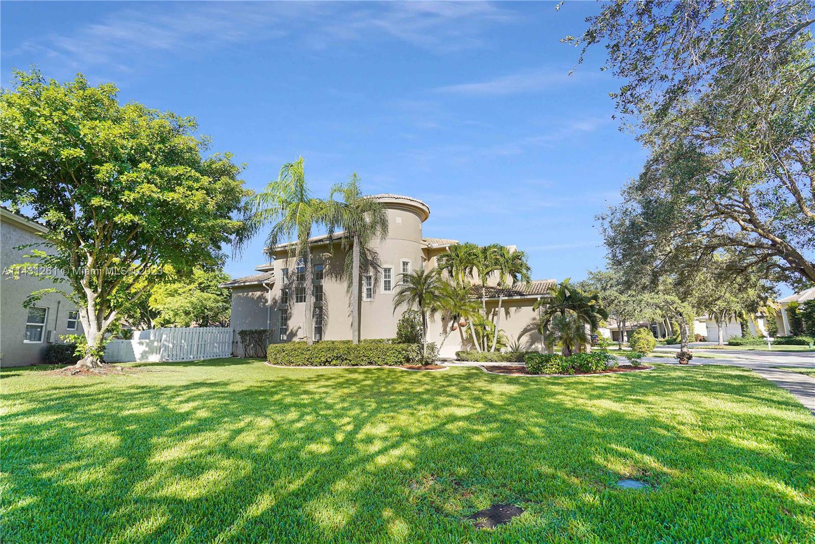 Photo of 16726 NW 20th St in Pembroke Pines, FL