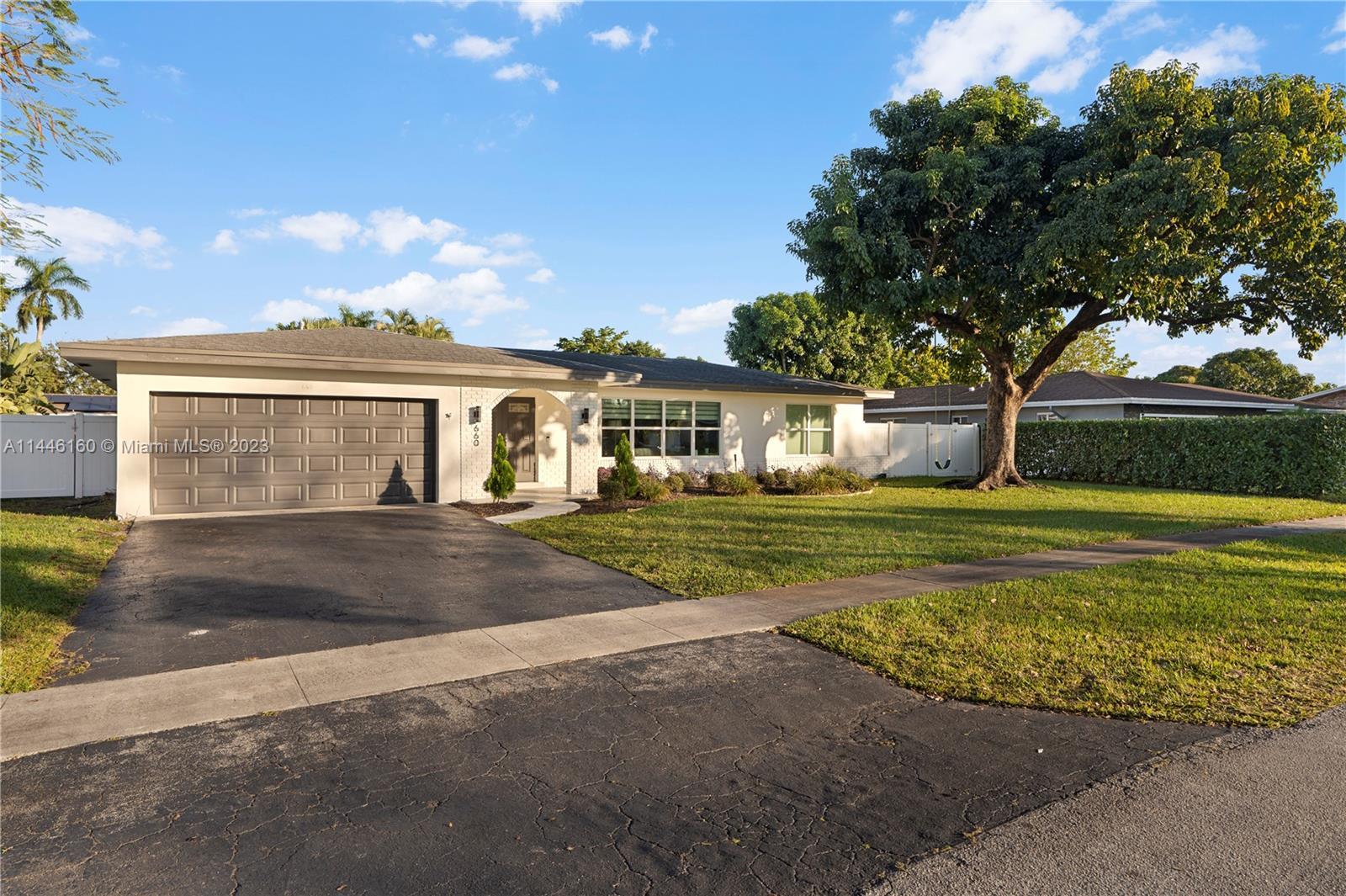 Photo of 660 NW 73rd Ter in Plantation, FL