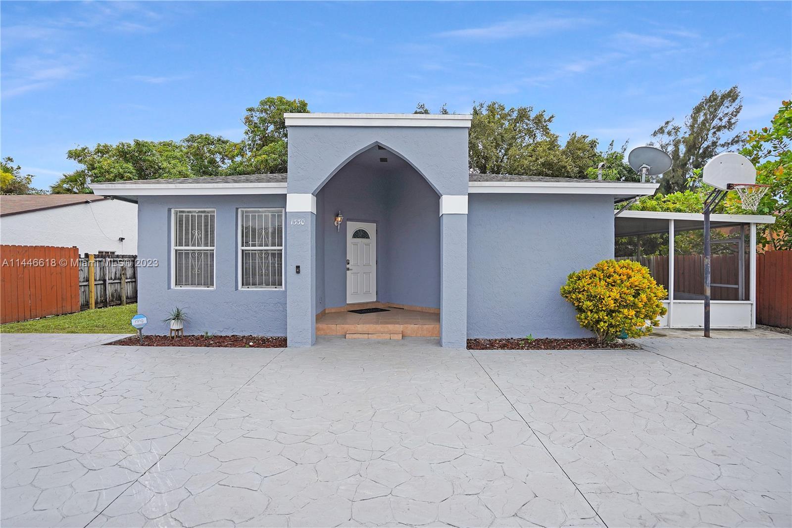 Photo of 1330 Sesame St in Opa-Locka, FL