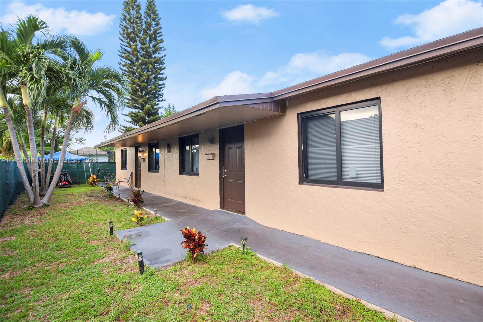 Photo of 156 W 14th St in Riviera Beach, FL