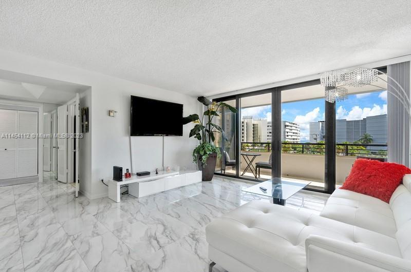 Photo of 3589 S Ocean Blvd #403 in South Palm Beach, FL