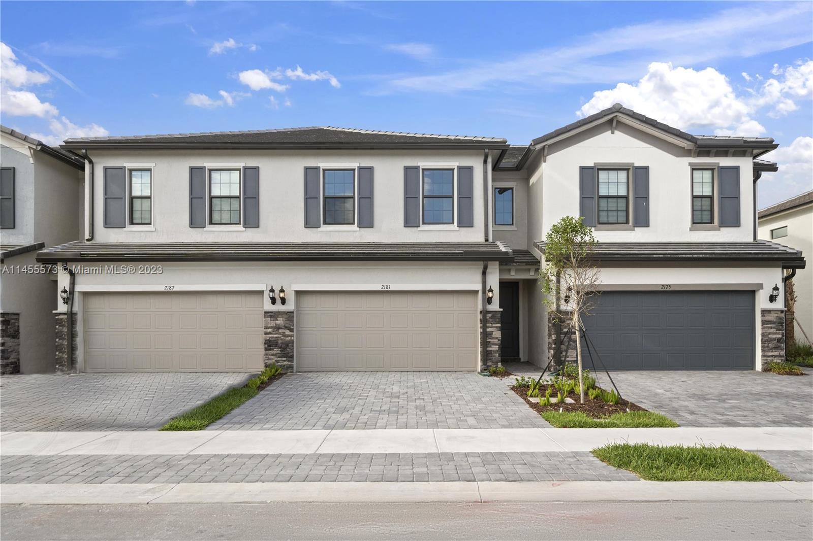 Photo of 2181 S Appleton Cir S in Oakland Park, FL