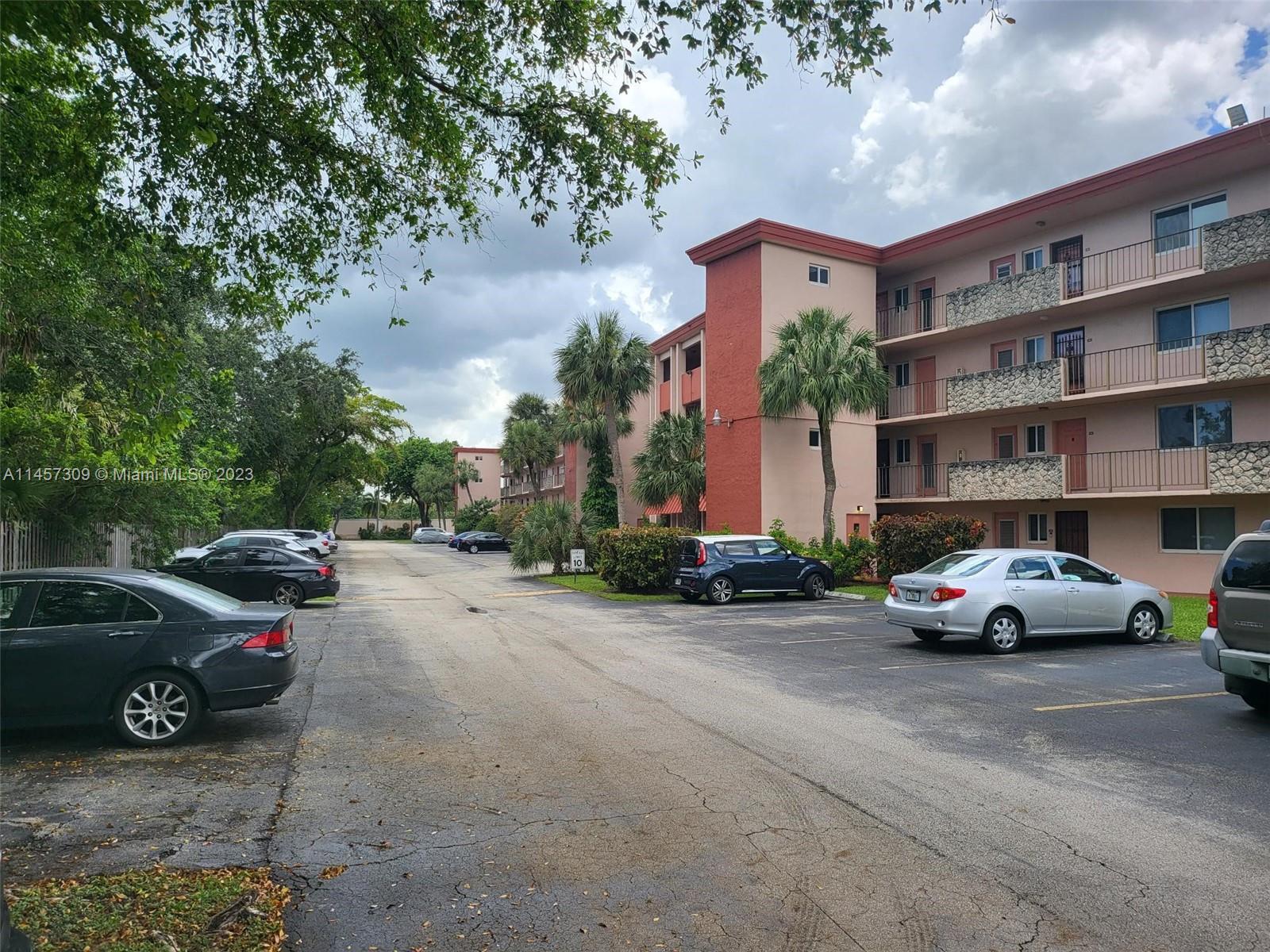 Photo of 1101 NW 58th Ter #111 in Sunrise, FL