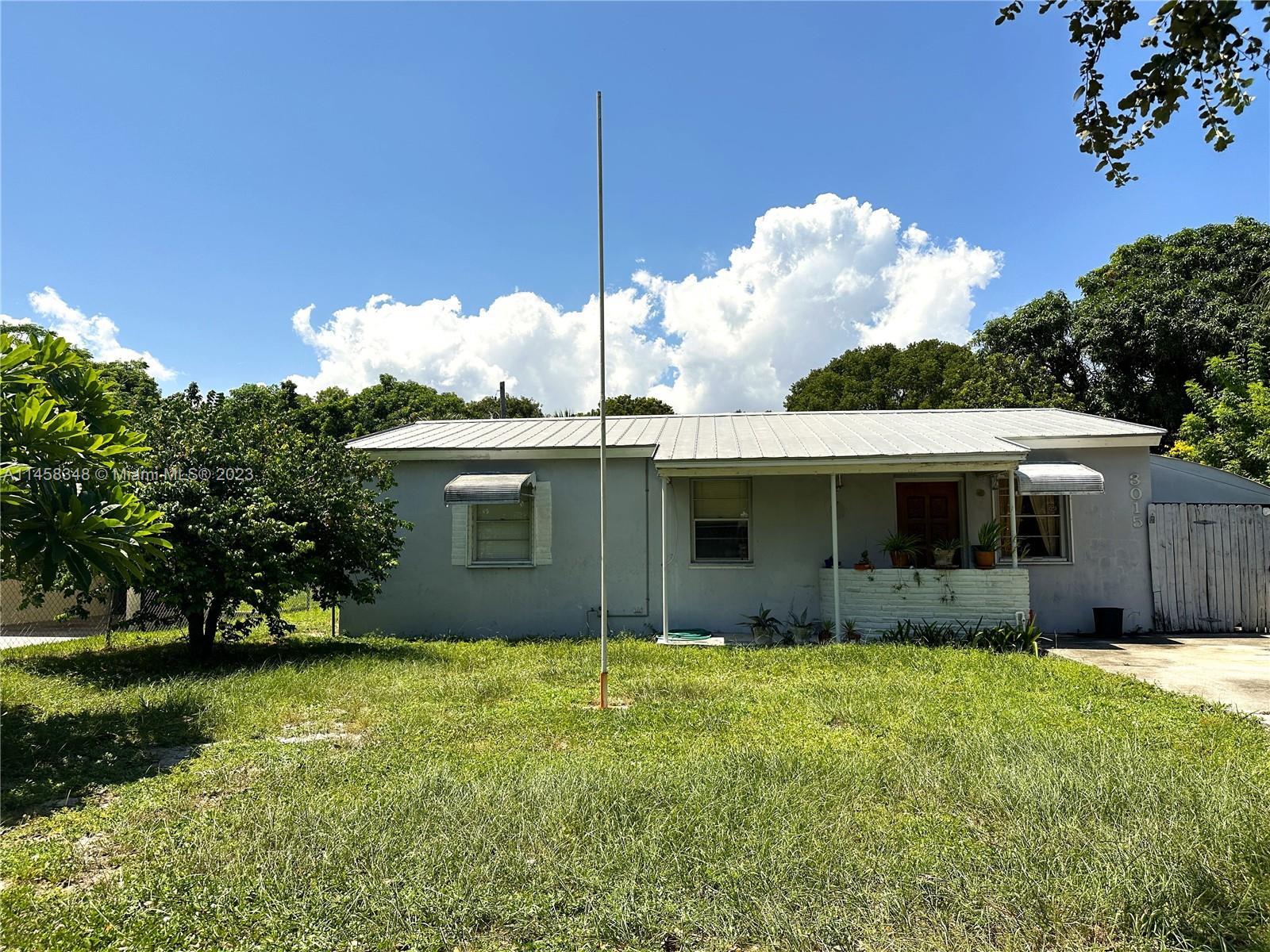 Photo of 3015 Parker Ave in West Palm Beach, FL