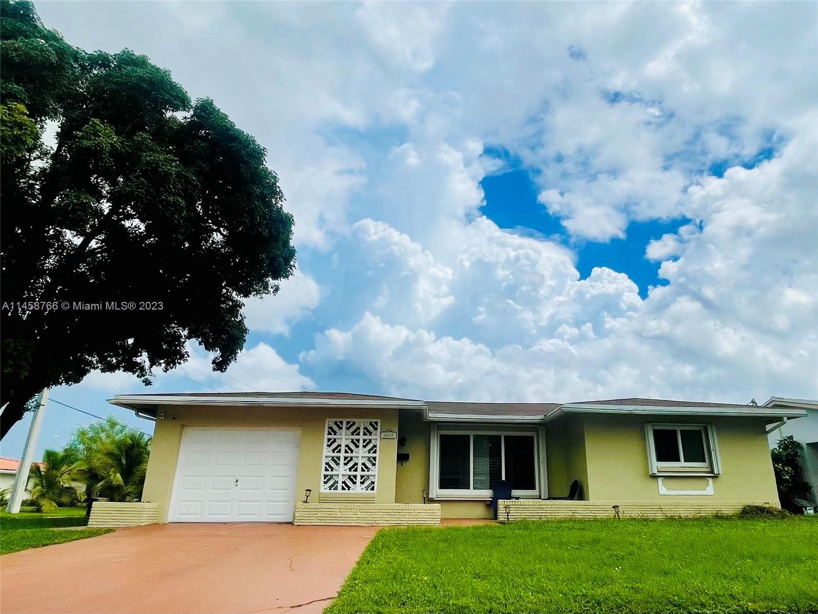 Photo of 6012 NW 69th Ave in Tamarac, FL