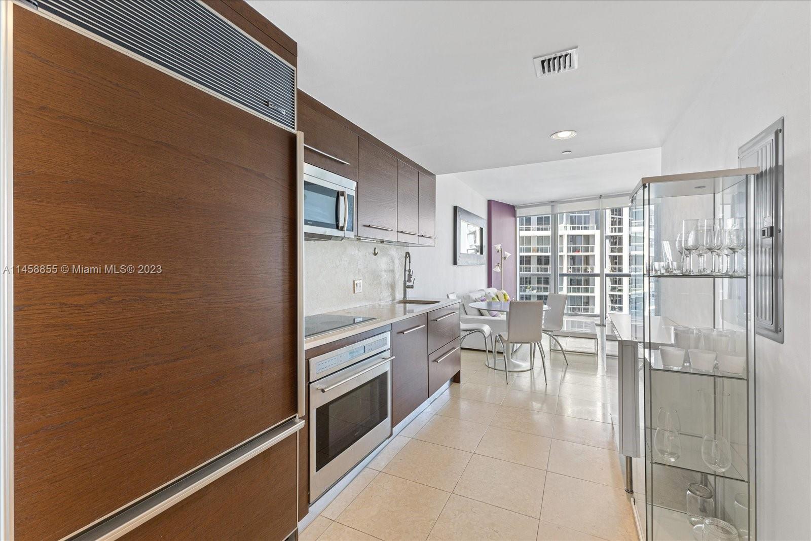 One of the Best View from this Cute Icon Brickell One bedroom, One Full Bath Condo. European Kitchen