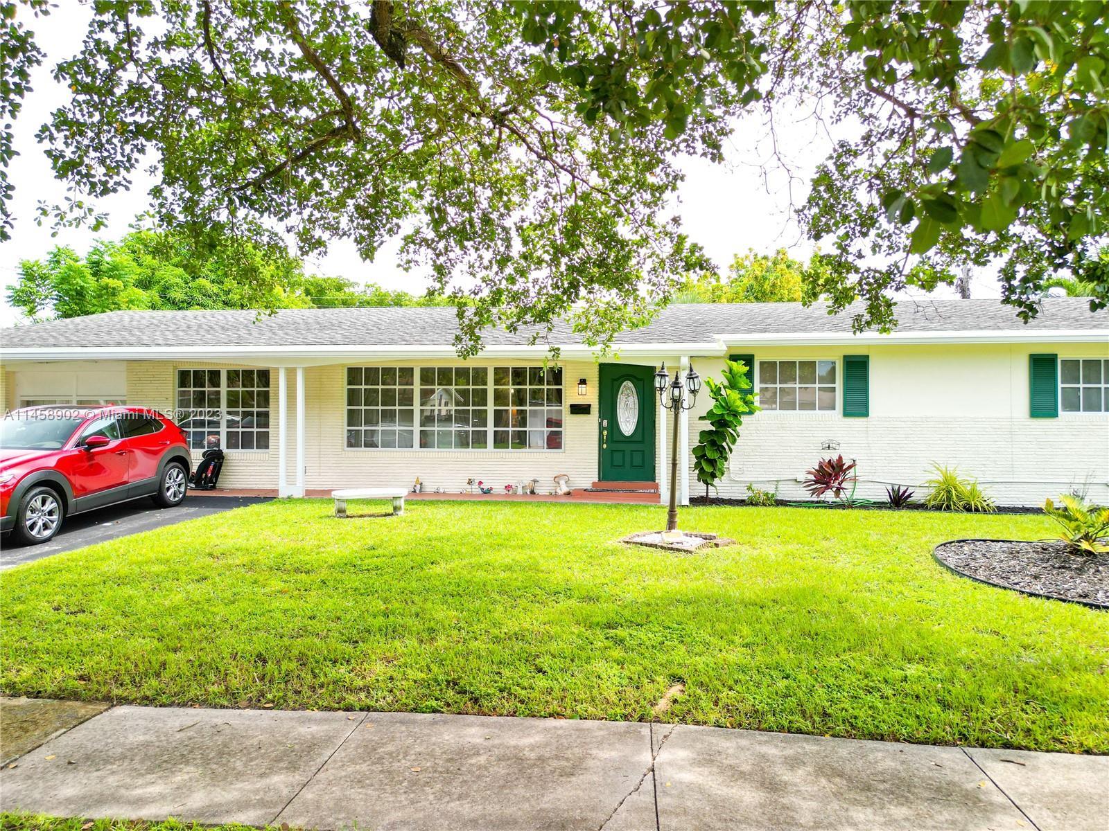 Photo of 262 SW 52nd Ter in Plantation, FL