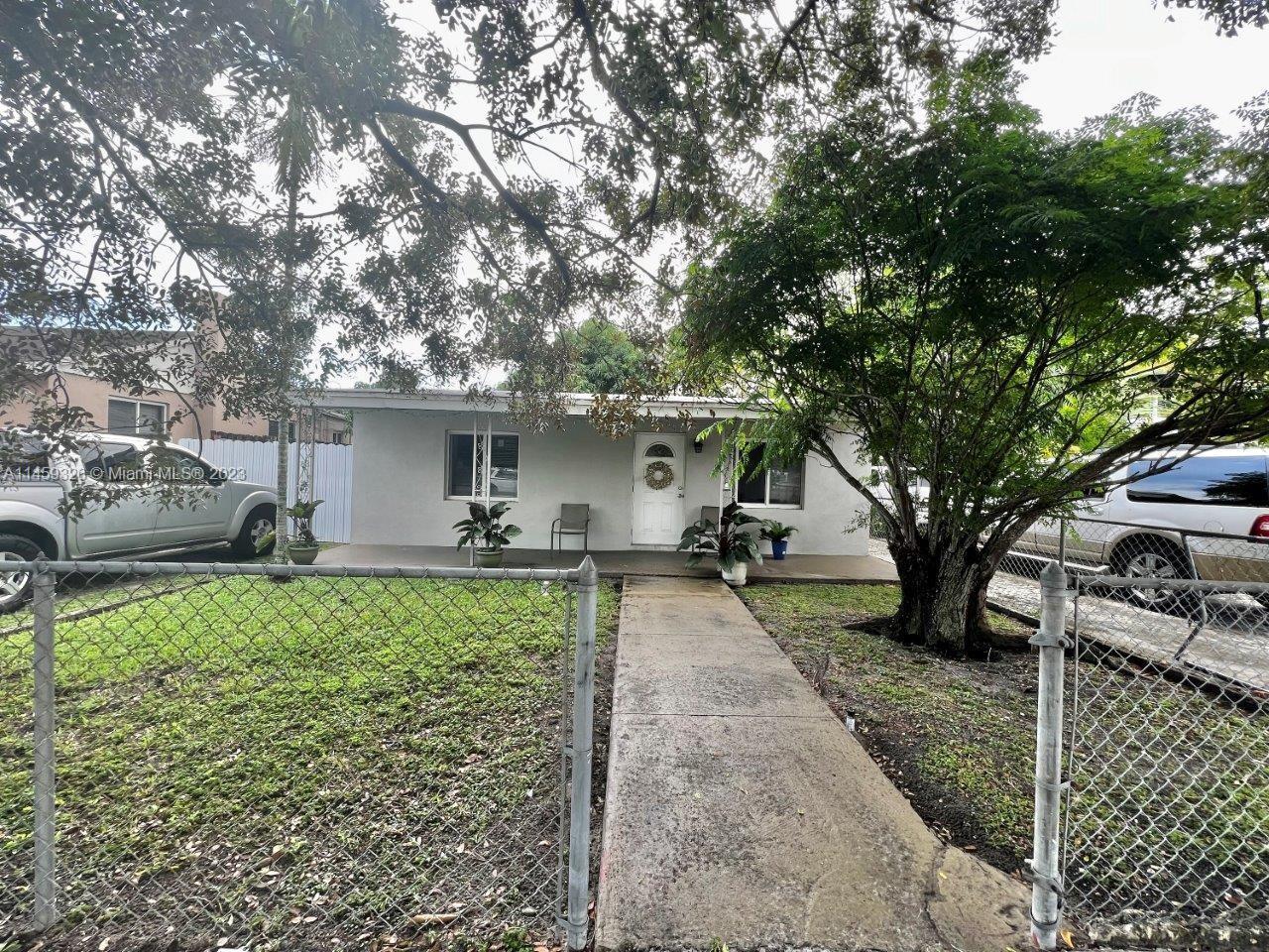 Photo of 502 E 42nd St in Hialeah, FL
