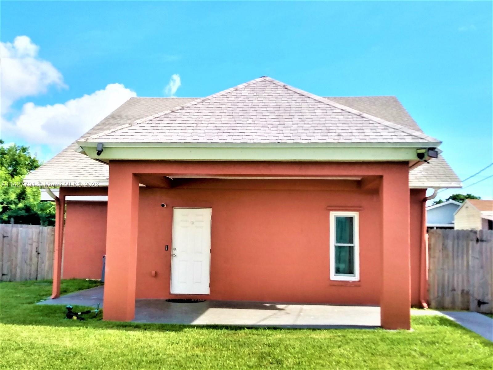 Photo of 2839 Oklahoma St in West Palm Beach, FL
