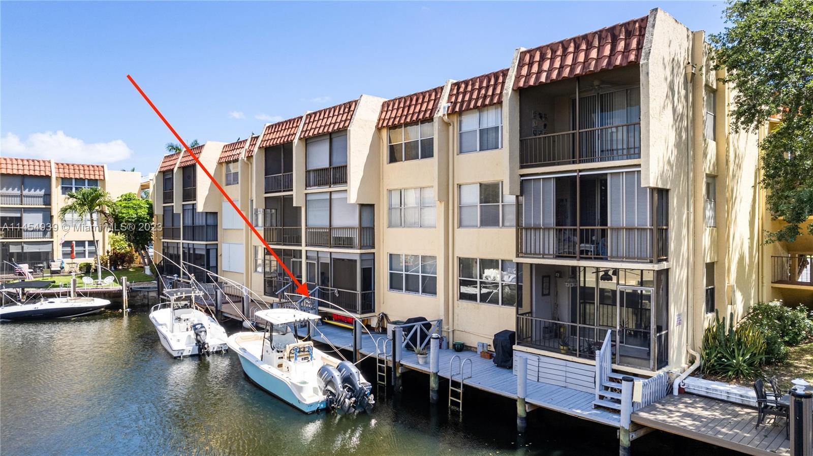 Welcome to waterfront living! A BOATERS DREAM. This 2 bed/2 bath fully renovated waterfront unit com
