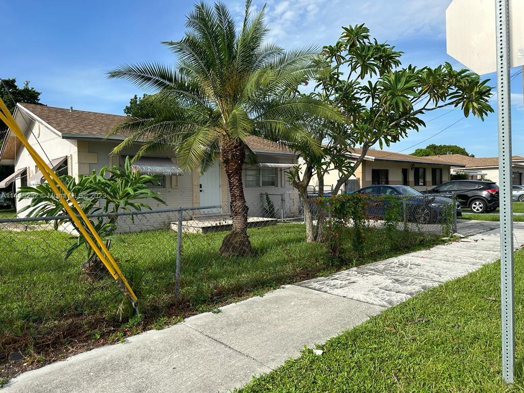 Photo of 4000 SW 20th St in West Park, FL