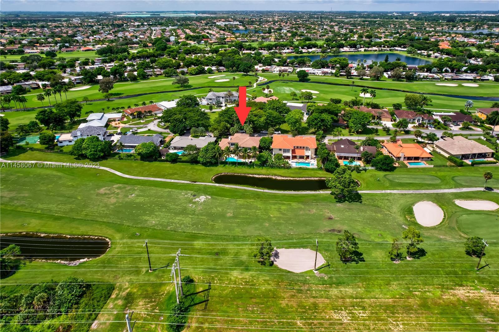 Photo of 19301 E Oakmont Dr in Hialeah, FL