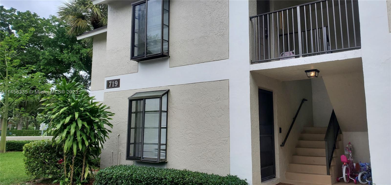 Photo of 719 Gardens Dr #101 in Pompano Beach, FL