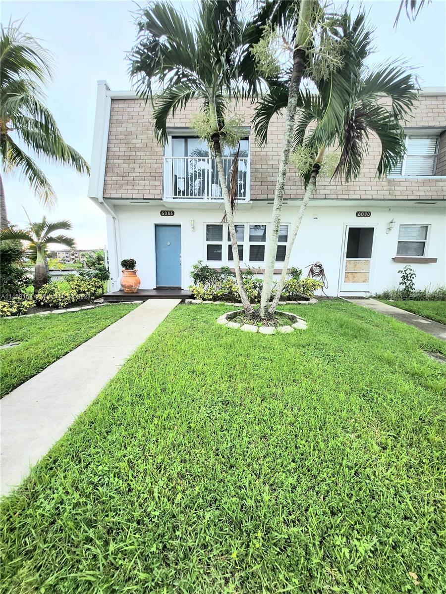 Photo of 6088 SW 41st St #20 in Davie, FL