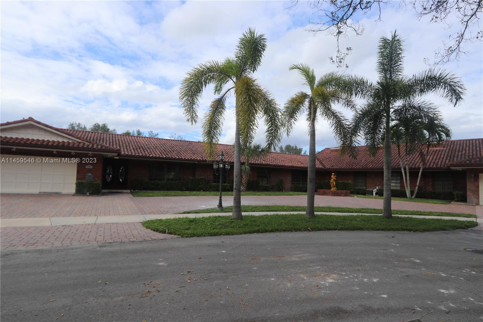Photo of 6851 Fearn Dr in Miami Lakes, FL