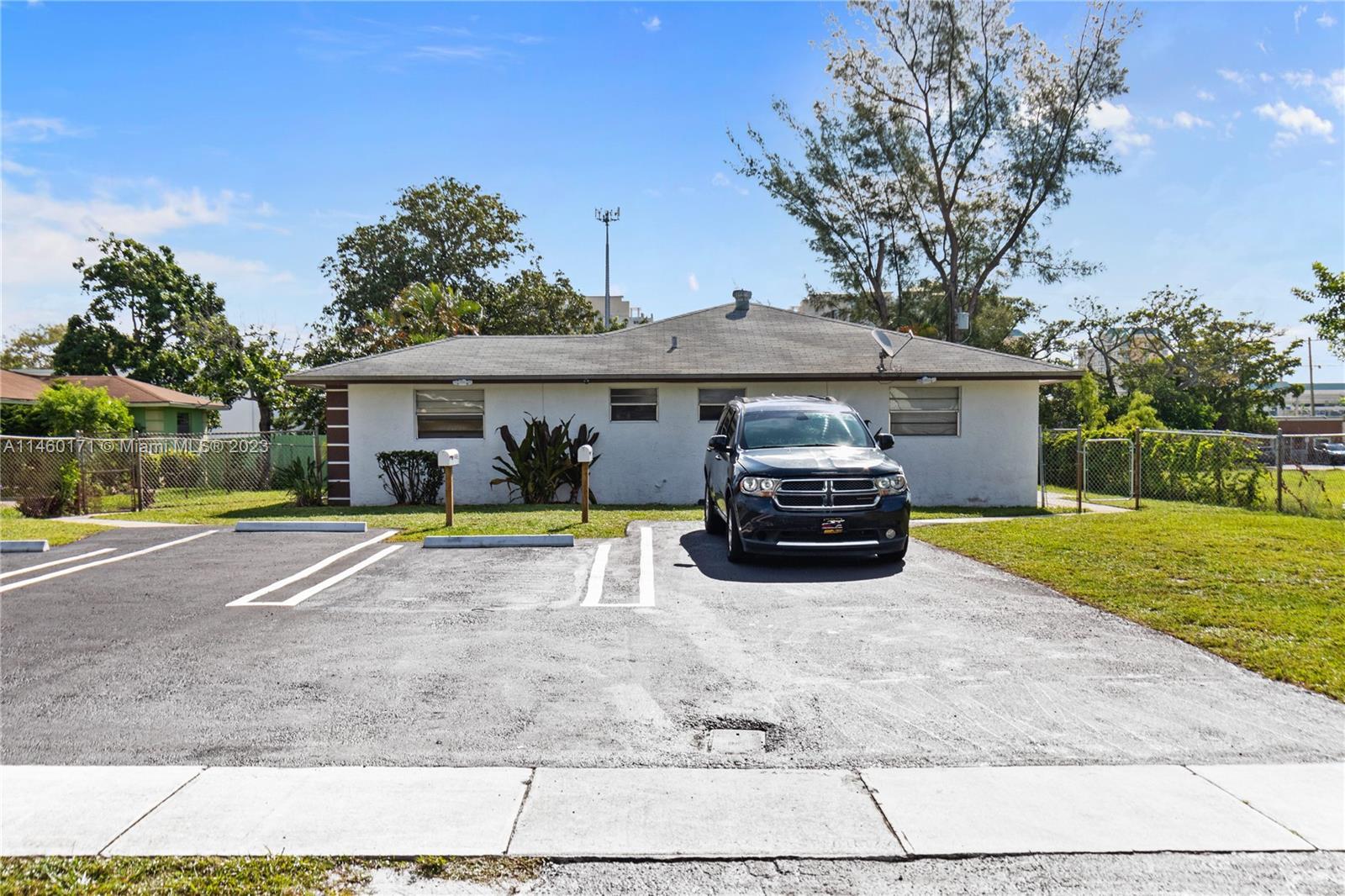 Photo of 400 NE 2nd St in Boynton Beach, FL