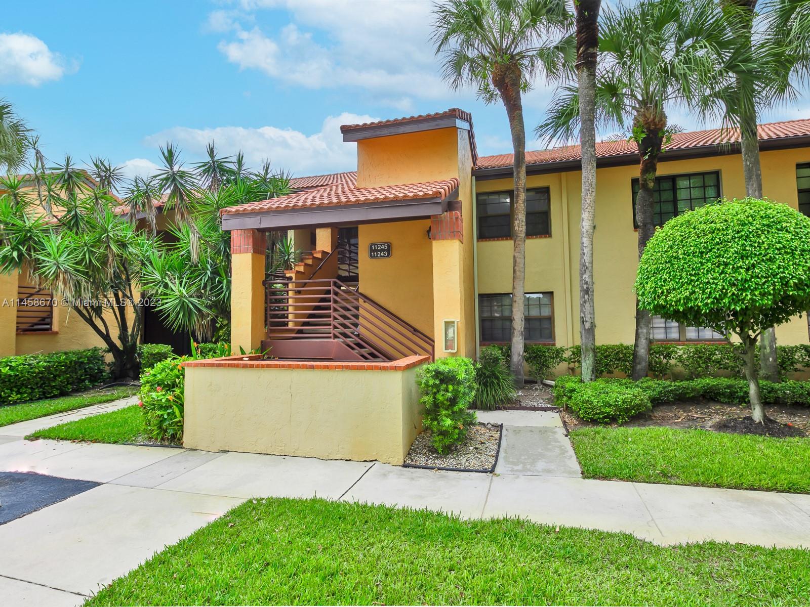Photo of 11245 Aspen Glen Dr #205 in Boynton Beach, FL