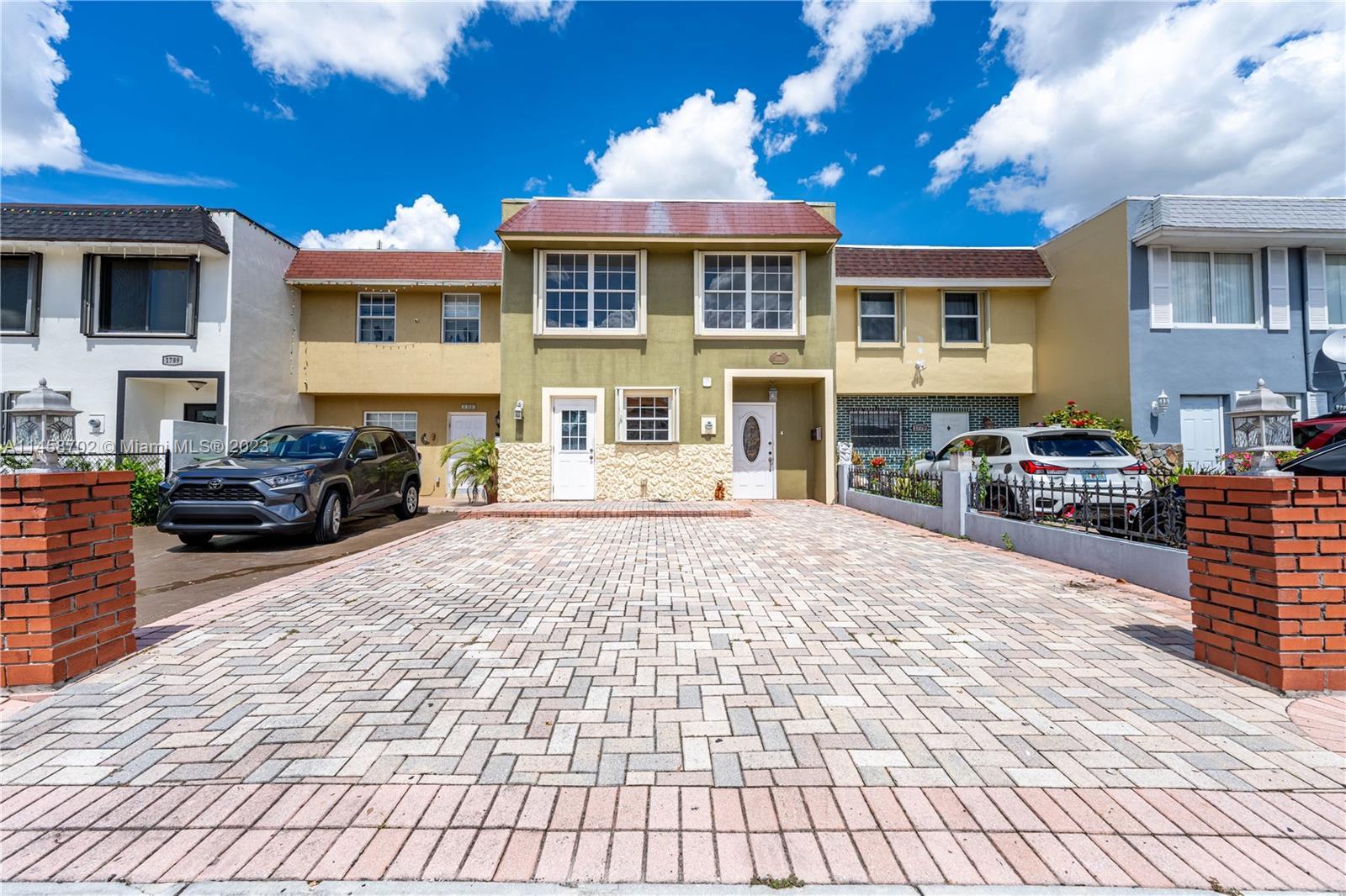Photo of 1781 W 72nd St #1781 in Hialeah, FL