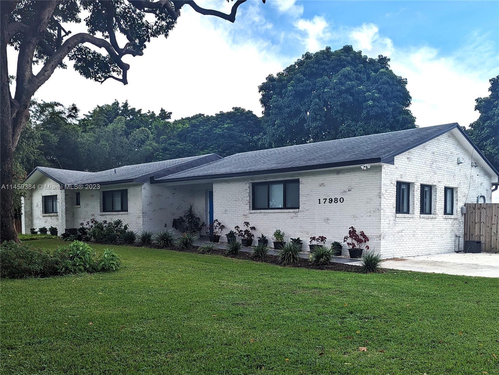 Photo of 17980 SW 57th St in Southwest Ranches, FL