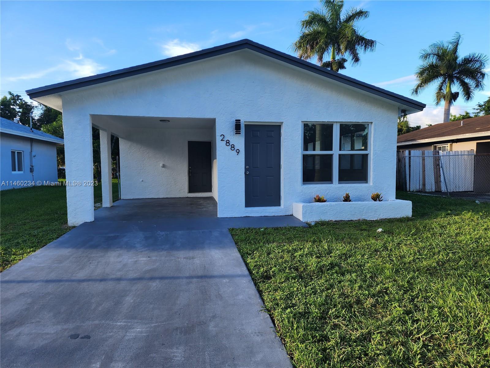 Nice charming single family home in the heart of Sunrise Florida. 3bd/2baths fully renovated with ne