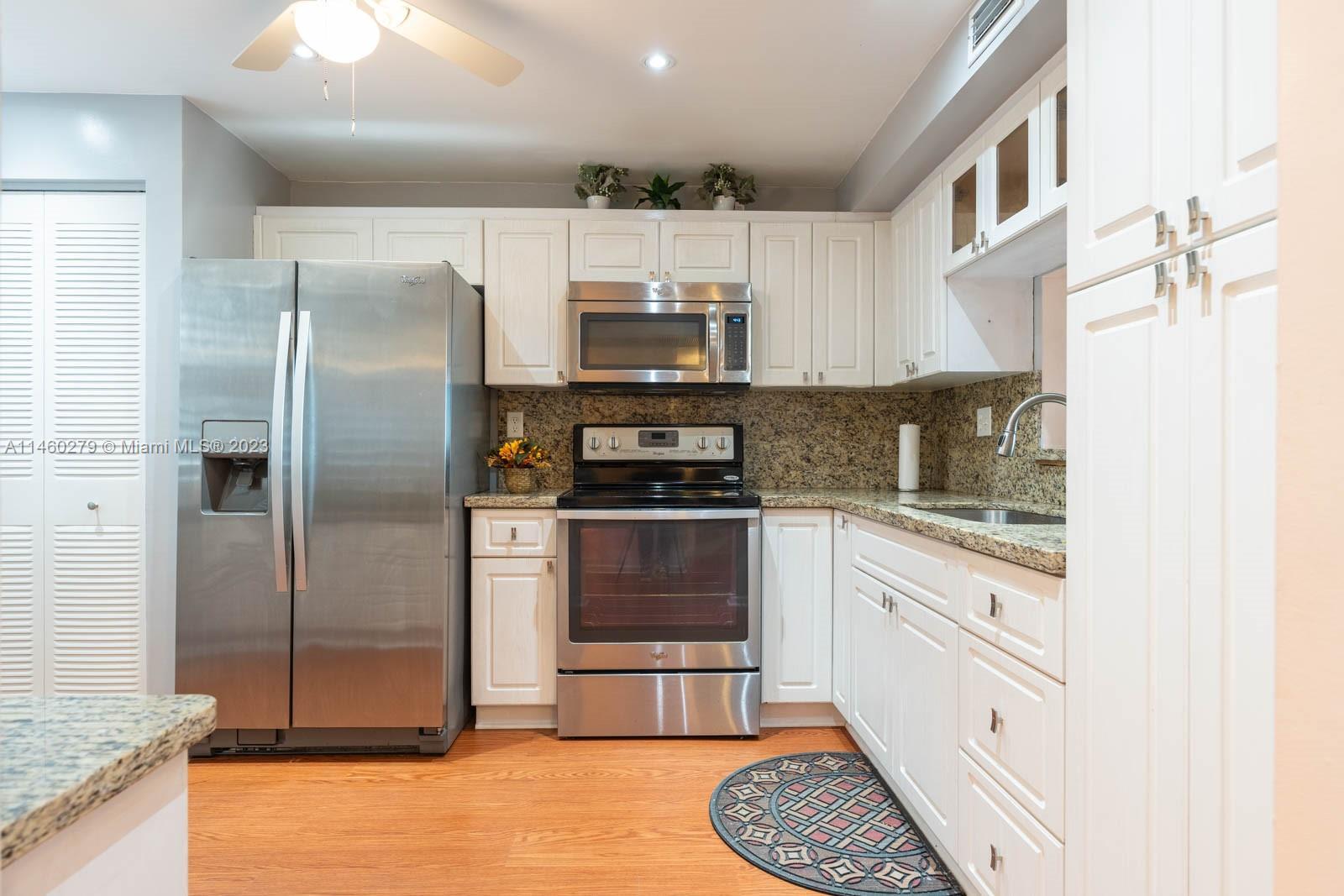 Photo of 900 Colony Point Cir #510 in Pembroke Pines, FL