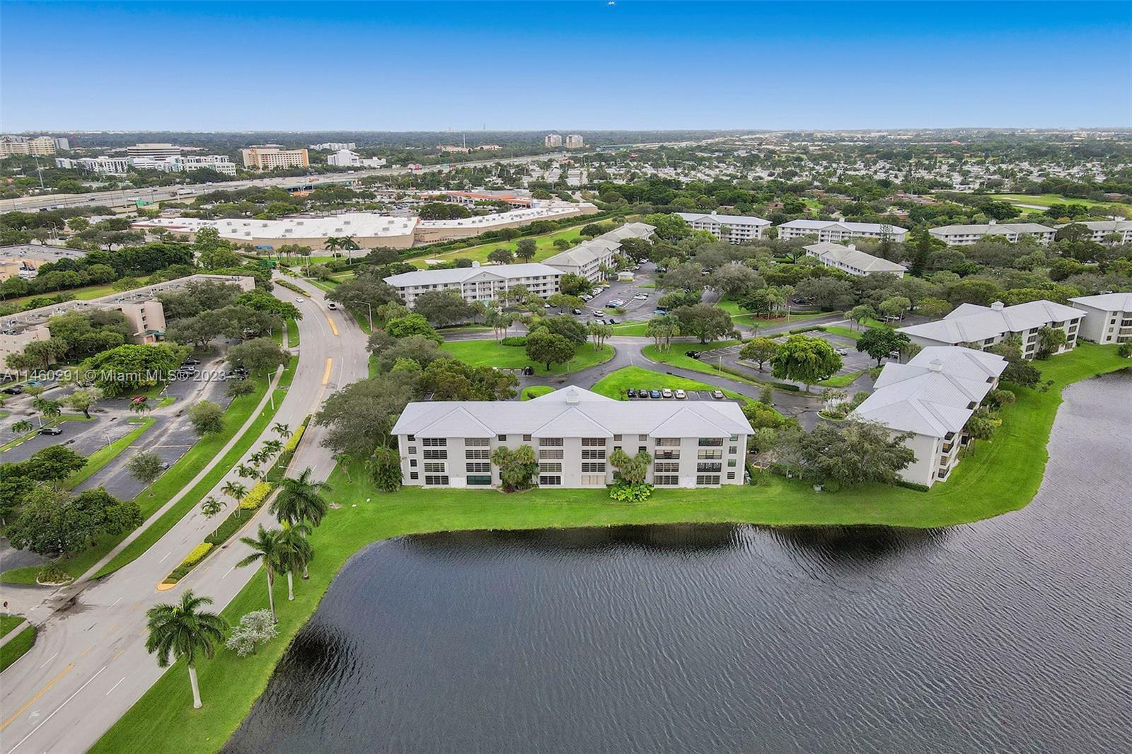 Photo of 1532 Whitehall Dr #403 in Davie, FL