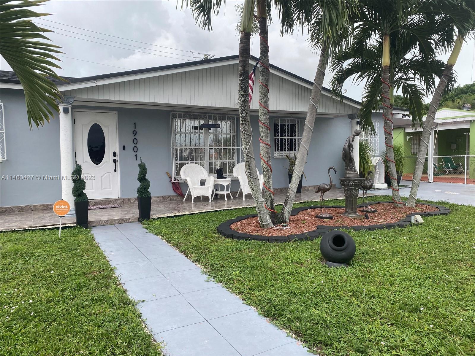 Photo of 19001 NW 47th Ct in Miami Gardens, FL