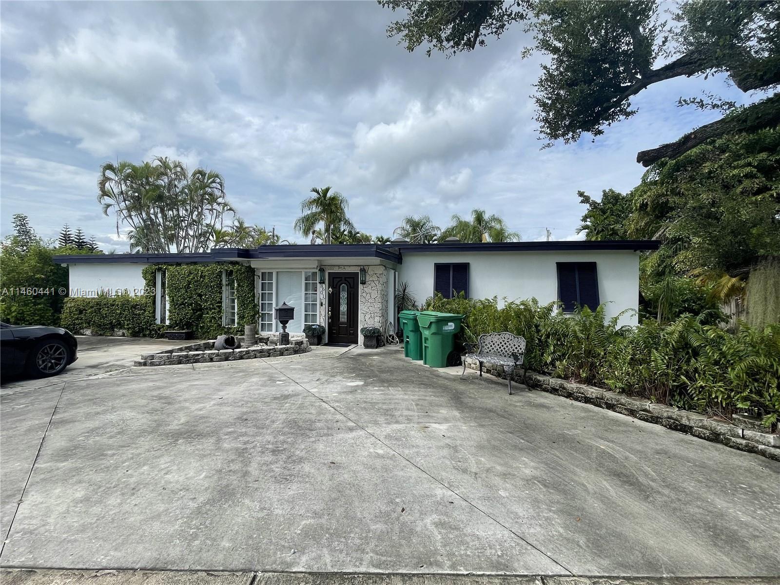 Photo of 8601 SW 47th St in Miami, FL