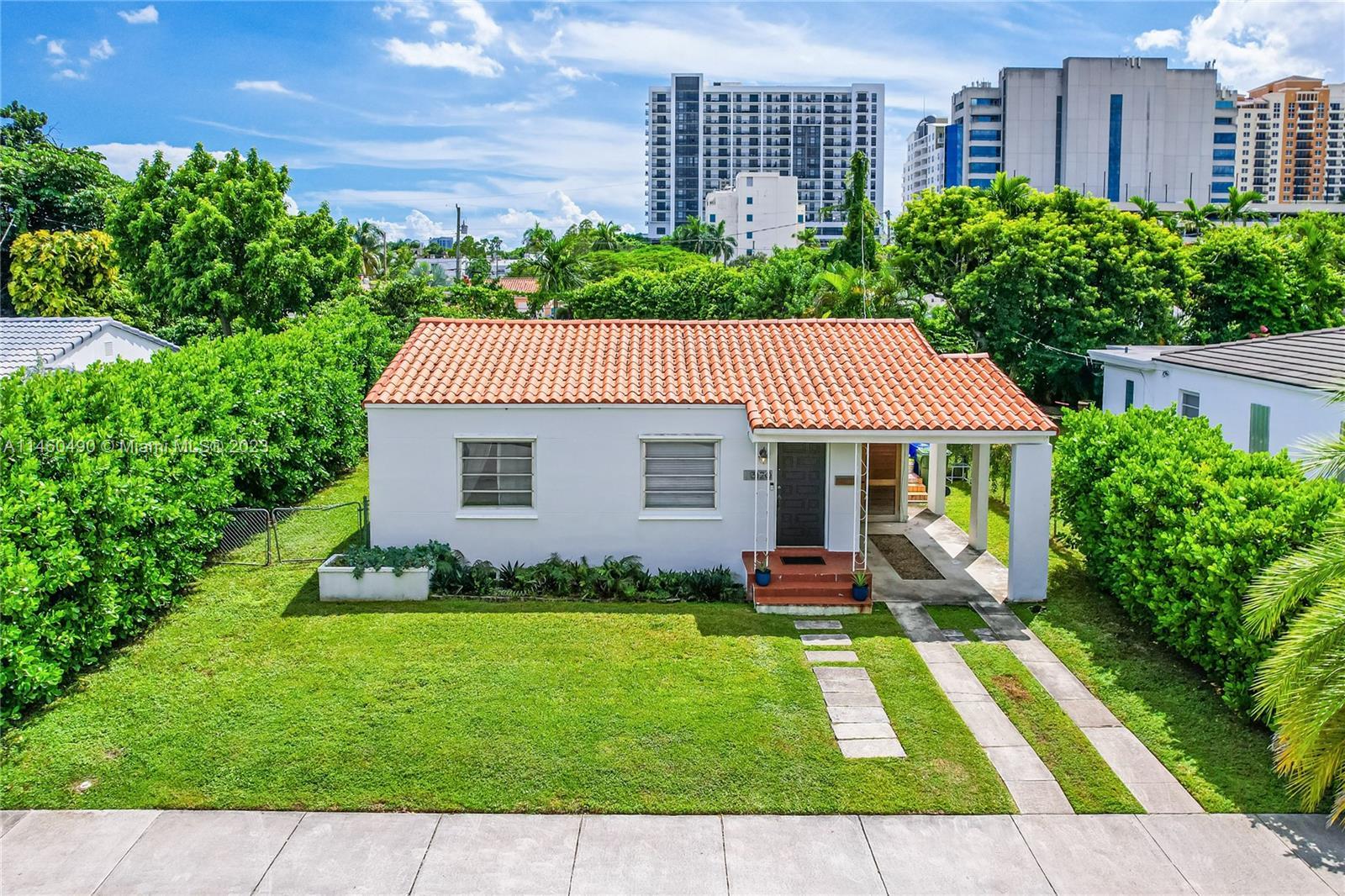 Photo of 3120 SW 20th St in Miami, FL