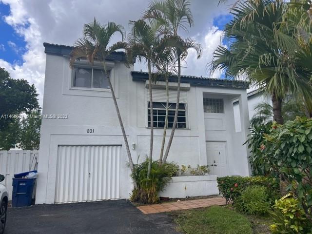 Photo of 201 NE 212th St in Miami, FL