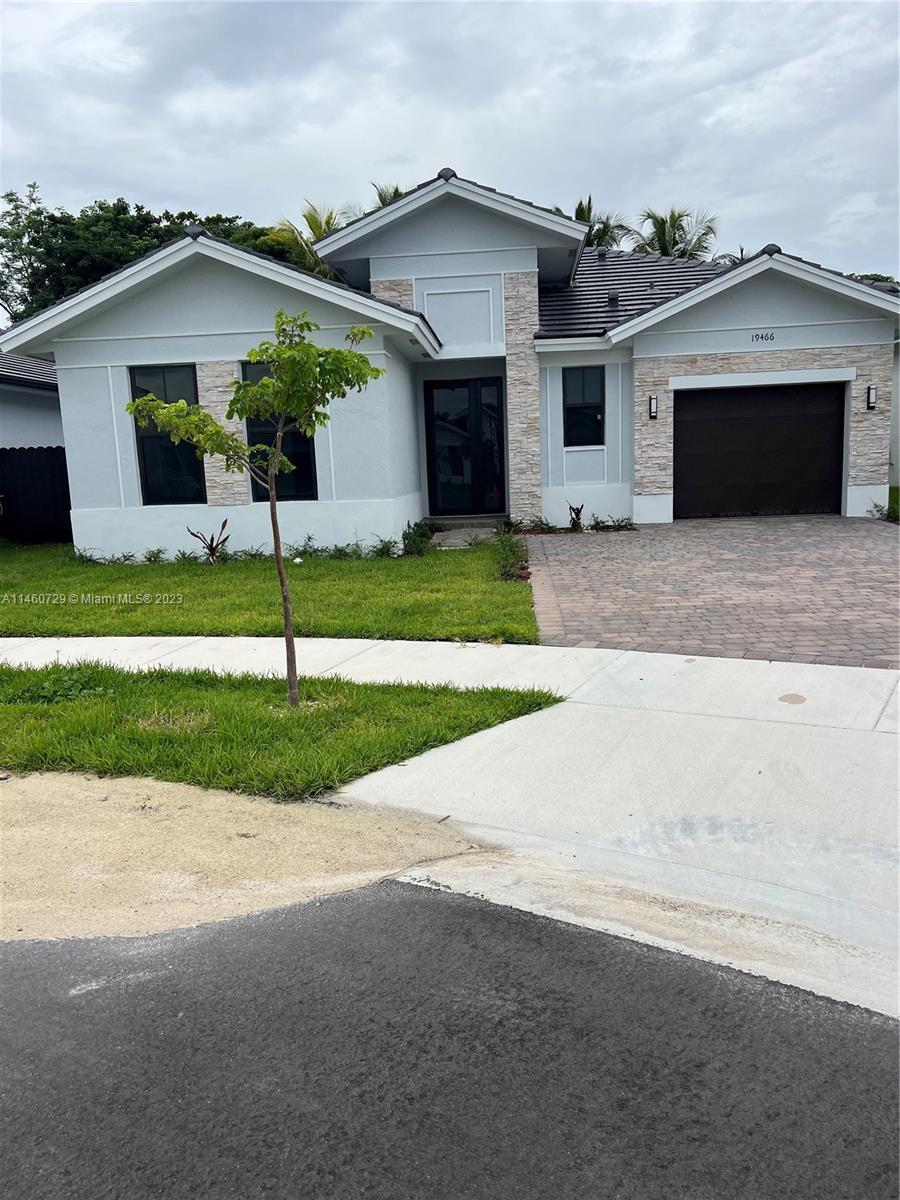 Photo of 1302 SE 7th Ct in Homestead, FL