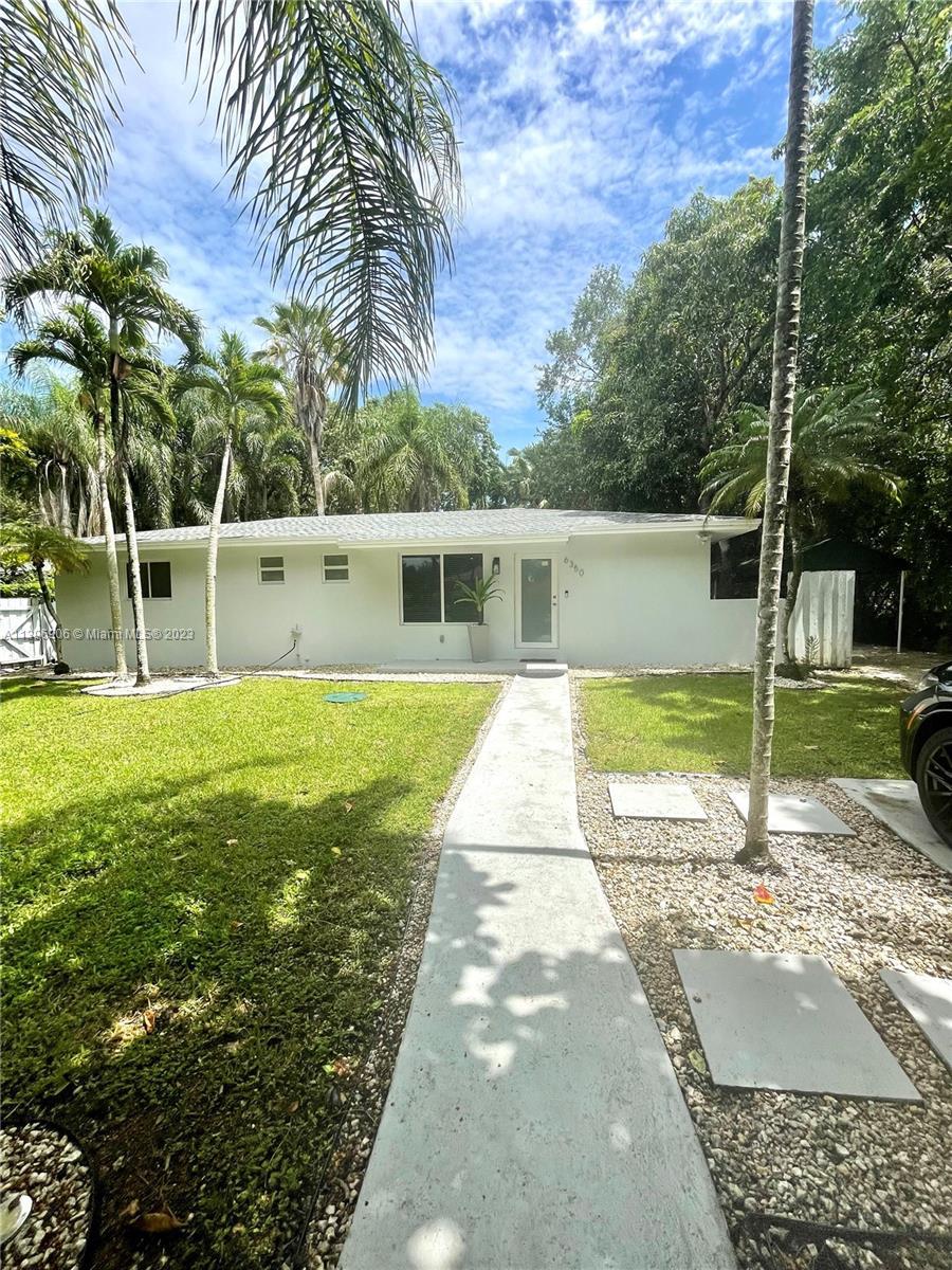 Photo of 6350 SW 68th St in South Miami, FL