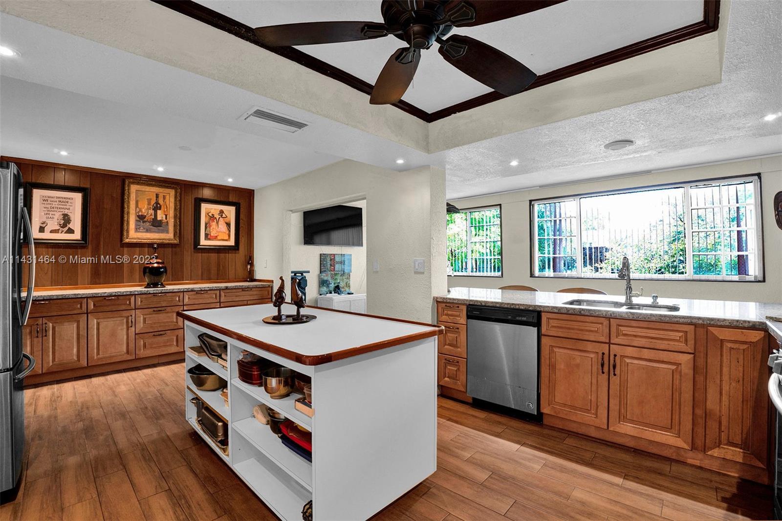 Photo of 7643 Fairway Blvd in Miramar, FL