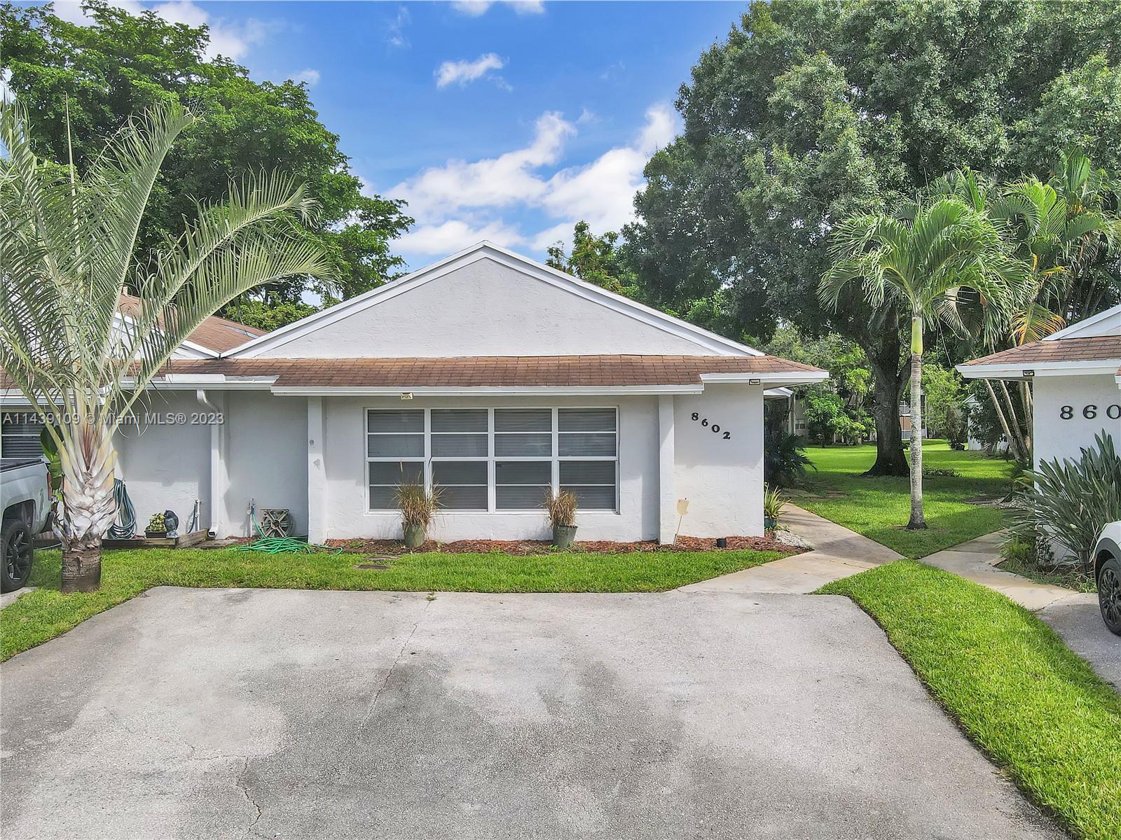 Photo of 8602 Bridle Path Ct #220 in Davie, FL