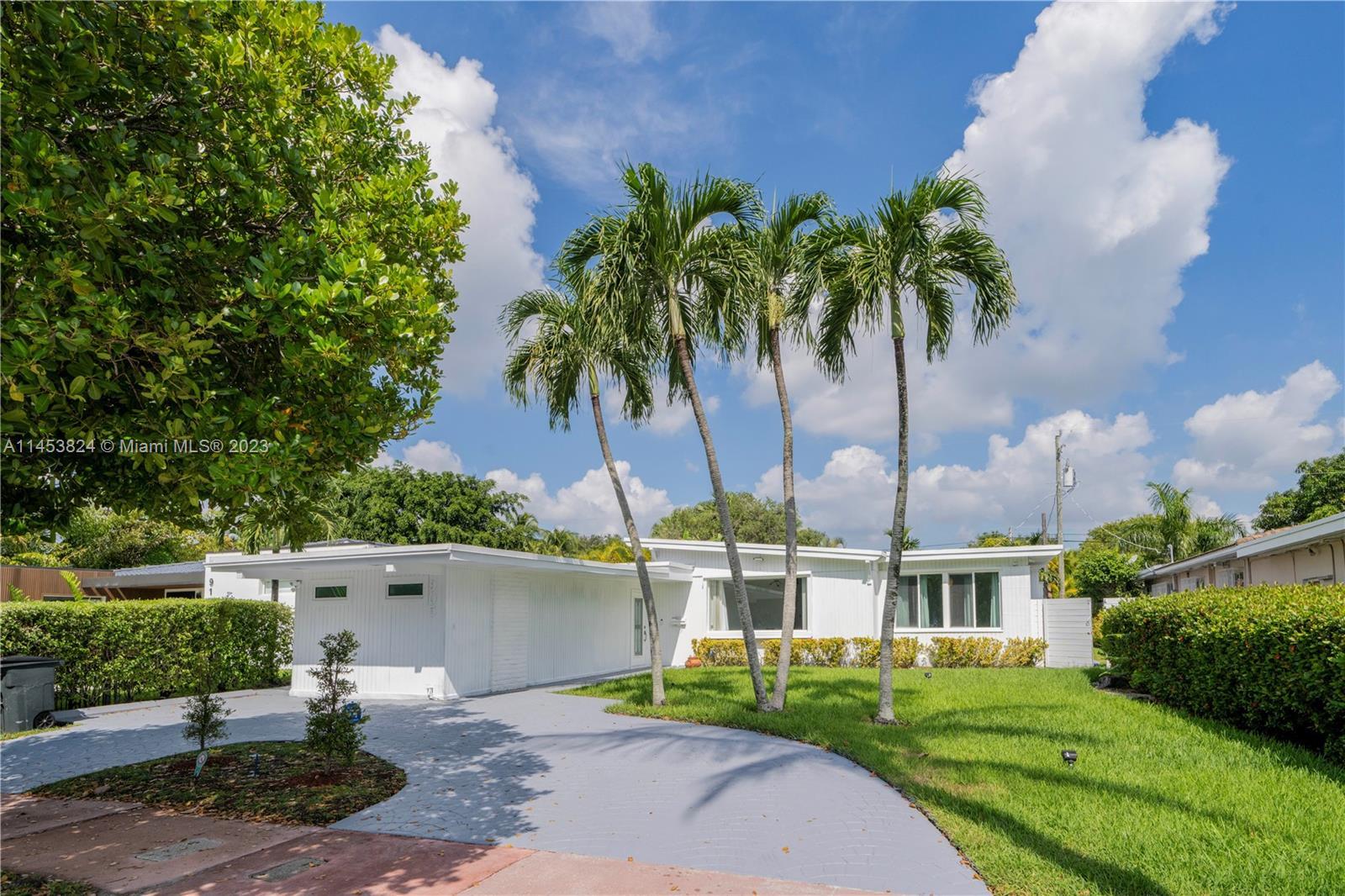 Photo of 905 Fairway Dr in Miami Beach, FL