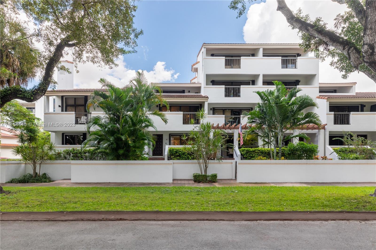 Photo of 2600 Cardena St #2 in Coral Gables, FL